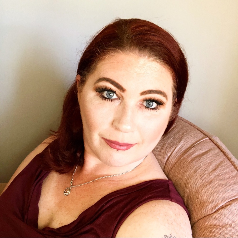 Meet your Posher, Cynthia